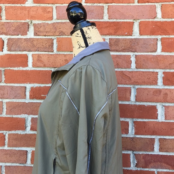 New Balance Green Windbreaker Women’s Size Small - Picture 5 of 8